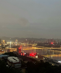 ���빫԰��ҹ�������죬û�����գ����٣�Ҳ��ͦ����