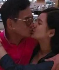 李国麟与20岁女儿对嘴亲吻