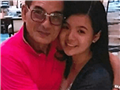 李国麟与女儿对嘴亲吻