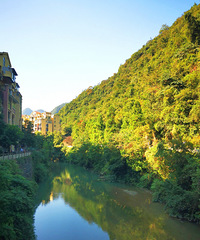 һ���ļ��ɾ�ס���������ı����������Ǿ�ס������ļ���