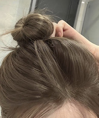 纯好奇!为啥大街上留黑发的女生,越来越少了