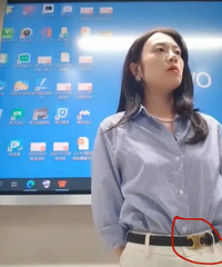 女教师怒批学生,却被腰带拽下神坛
