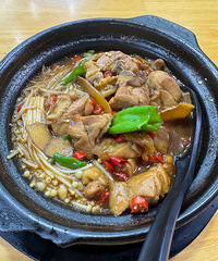 ������ѧ��ϪУ���Ļ��˼����˳Թ��𣿳��·�