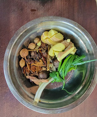 ҪѧץסŮ˵θĻţɫζ;ȫ