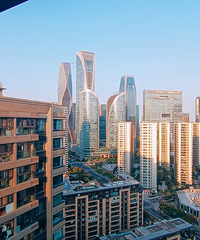 ��ĩ����������һ�𿴷�����Ʒ������ĺ����г���˵ʵ��������Ҳ