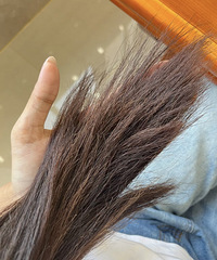 有人跟我的头发一样吗?这里有很多方法,养护干枯分叉的头发