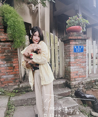 һ���ˣ�һֻ�����Ĺ��£������������ɳڸ�