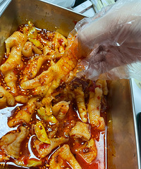 �óԵ��޹Ƿ�צ���Ҿ���˦��������һ���˰�����