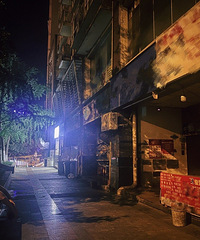 王俊凯在重庆杀青,问学校门口的大哥还认不认得他