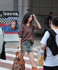 11月最新重庆街拍,打望路人都穿了什么出街?