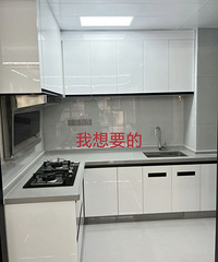 死白死白的颜色谁会想要啊,橱柜好楞好丑