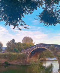 һ���˵����У������羰���������ģ�������·��̽̽��;