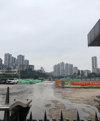 小西装首刷观音桥建发,手机被摔坏…