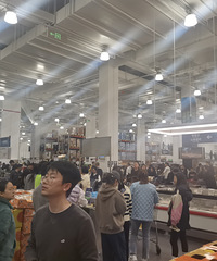 为什么礼嘉天街山姆这么多人啊?龙塘湖公园也比较漂亮,环境一流