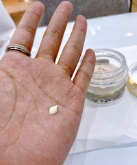 你们涂面霜的量是多少?我真的很好奇,我是涂厚