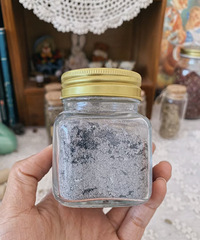 艾灸后剩下的艾灰,其实都是宝!能洗头,止痒,还能当肥料