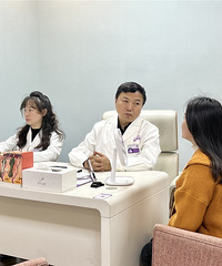 反复长痘10年了!这次终于看了重庆皮肤科专家,挂号方法好简单