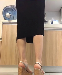 鞋柜里翻到一双“时代的眼泪”坡跟凉鞋,我不信你们都没有?!
