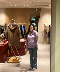 这件上衣要卖上衣4459元,值得这个价钱吗?