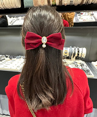 实体店一个发夹这么贵?随便个蝴蝶结夹卖199