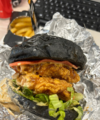 ������ͣ��ҵ�һ�ҺóԵ��������˸£�