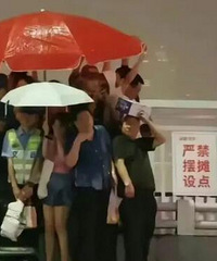 回顾2023充满人情味的8个瞬间