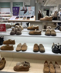 热风门店双旦活动来了,全场鞋服满399-80,特价折上折