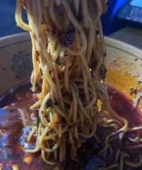 ����гԵ��óԵ�С�棬��ƺ�������������ζ������