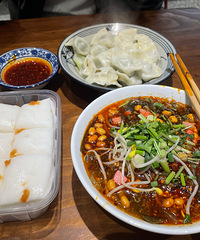 �þ�û�������С�Ե��ˣ���Ʒ����ǰ���ḻ��