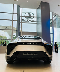 �׿���˹�������Electrified Sedan�������40��Ļ����ǻ�����