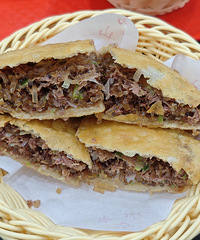 ����ɽ�ĺ�������������������о�2���˳�һ�����