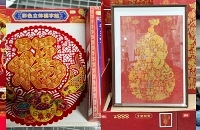 没想到这个超市里有这么多的新年好物,买了一车