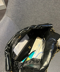 你包里会放哪些自己或许用不上但能帮助别人的东西?我会放卫生巾