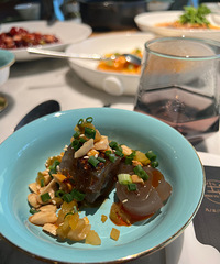 �������вͻ�Ҫ�Ŷӵ�һ�ң�����λ���ر�ó�