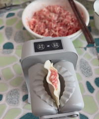 在网上买了一个包饺子神器……