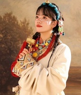92年163CM文员妹子征婚,喜欢爬山