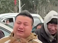 男子被堵50小时哭了