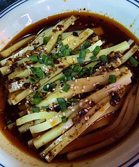 ���ƺ��Ҳ�𼦺ܲ����أ��ϰ�̬��Ҳ�ã����˶���