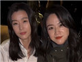 全智贤和汤唯手拉手