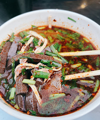 ����;�е���Щ��ʳ��ÿ���ط�����ɫ������ͬ