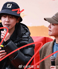 张若昀、马思纯正在重庆拍戏