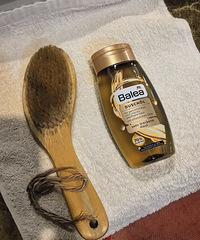 干皮掉屑的姐妹都试试!沐浴油果然是个好东西,用完身体滑溜溜的