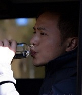 77年的创业哥子征婚,一房一车无贷款