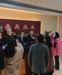 重庆知名豪宅物业打业主?