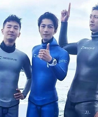 之前没发现黄景瑜的体格居然这么大