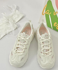 ˹���滨�����ϵ�Ь���ÿ����᲻�ô������4cm��䳤����Ů