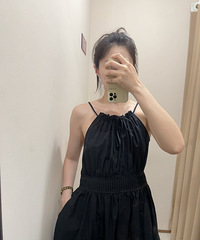 商场里的女装店,看陈列以为很贵结果均价100+,款式也不错