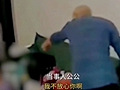 女子被公共扇耳光