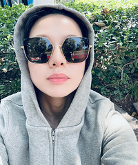 83���и�Ů��������С������飬ϣ���Է�������������