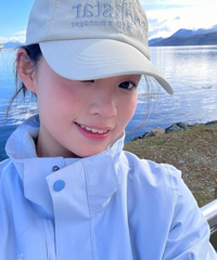 20岁女生靠在邮轮打工游南极